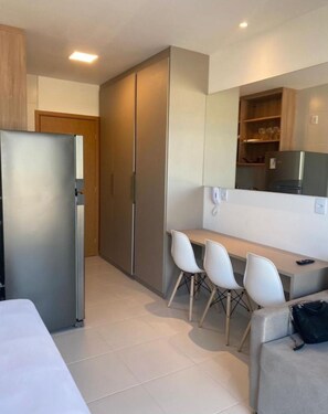 Apartemen Comfort, pemandangan kolam renang | Interior