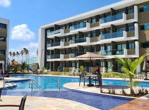 Căn hộ tiện nghi đơn giản, quang cảnh hồ bơi | Hồ bơi