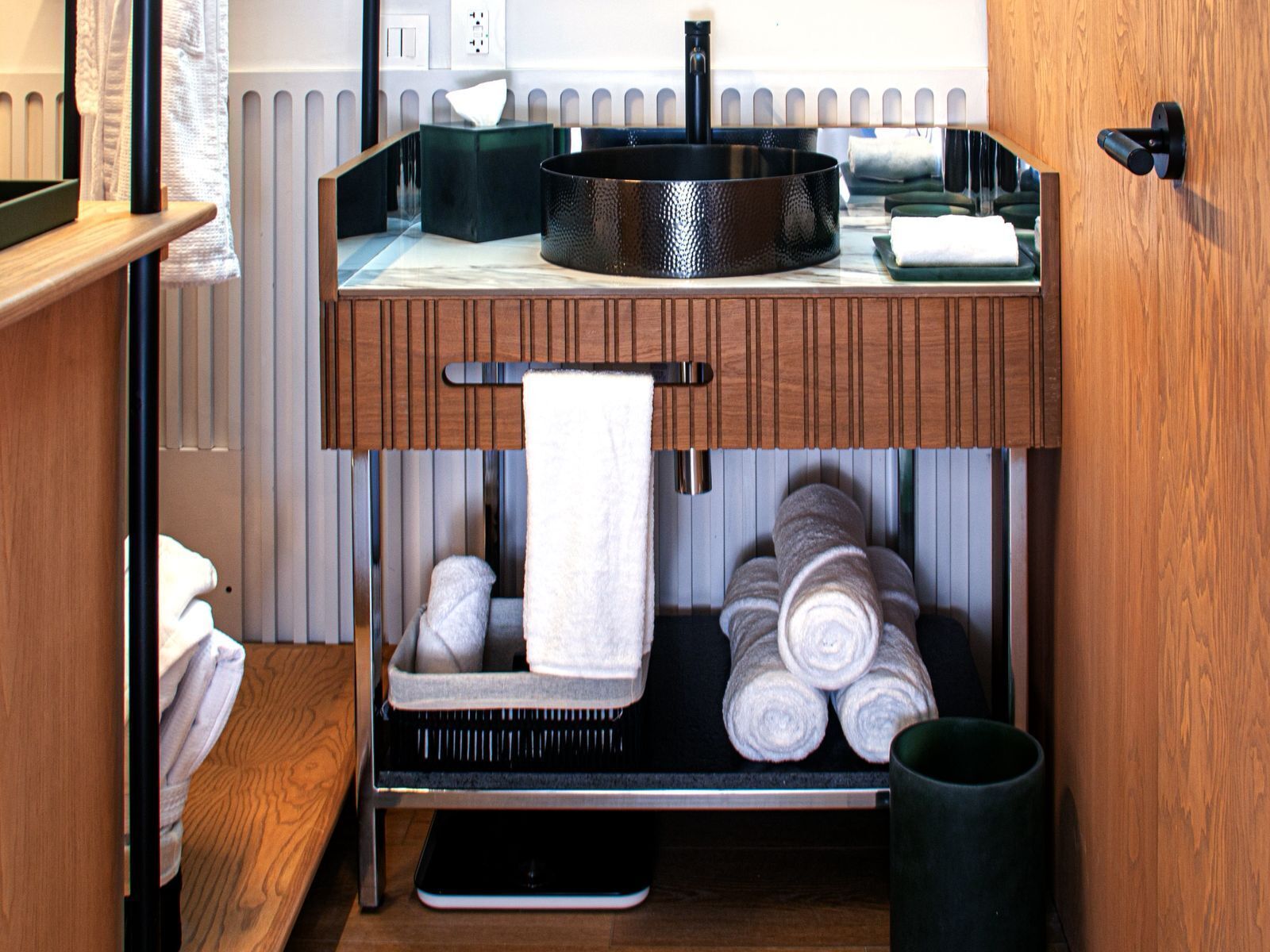 Deluxe Queen | Baño | Artículos de higiene personal gratuitos, secador de pelo y albornoces