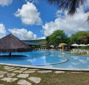 Apartamento, 1 quarto, acessível, sacada | Piscina | Piscina externa