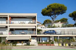 Exterior - Waterfront apartment, the sea 10 metres away! (La Ciotat)