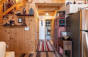 Interior - Cozy 3-bedroom log cabin nestled in the peaceful woods of central Maine (New Portland)