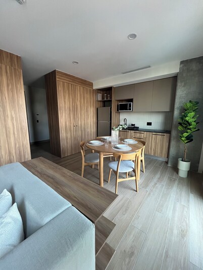 Modern luxury apartment one block from Expo Gdl - World Cup visitors welcome!