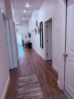 Interior - Sea escape 3 bedroom duplex 10 min Englewood beach pet friendly (Port Charlotte)