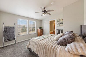 3 habitaciones, tabla de planchar con plancha y wifi gratis 