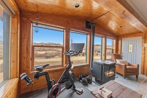 Fitness facility - Aspen Grove Cabin - Sauna, 3 Decks, Mountain Views, ATV & Snowmobile Access (Grand Lake)
