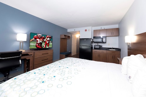 Hometowne Studios By Red Roof Birmingham