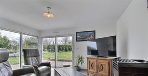 Living area - Des Sureaux - SQUIFFIEC (SQUIFFIEC)