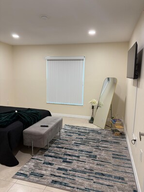 2 bedrooms, iron/ironing board, WiFi, bed sheets - Cozy 2-bedroom house in peaceful Port Richey with AC (Port Richey)