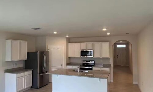 Fabulous 4-bedroom house with AC in charming St. Cloud