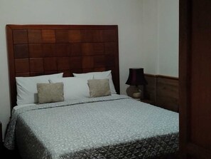 Habitación triple familiar, patio, vista al patio