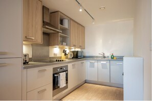 Fridge, microwave, oven, stovetop - Stunning Sky View Apartment | Parking | O2 | City (Deritend)