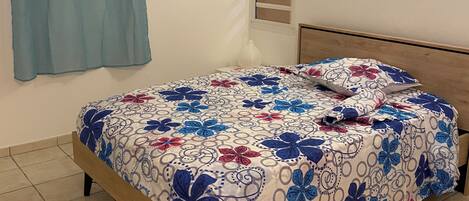 3 bedrooms, iron/ironing board, Internet