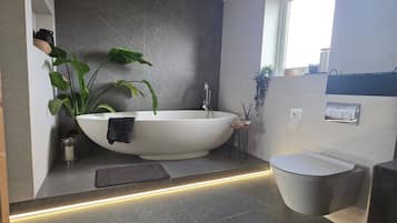Nhà, 3 phòng ngủ, hút thuốc, sân hiên | Phòng tắm