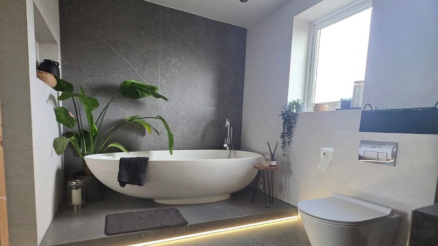 Charming 3-bedroom House in Radcliffe, Manchester