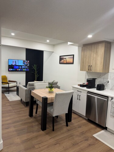 Modern | Quiet | Cozy 2BR Retreat in Fenwyck Spruce Grove