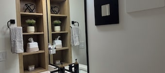 New | Quiet | Stylish 2BR Private Suite in Fenwyck
