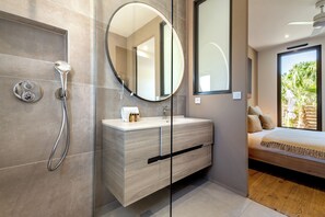 Shower, hair dryer, towels - 2 Villas • Beach • Pools • Large groups (Agde)