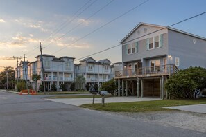 Exterior - 4 min walk to beach | 15 min walk to CB Boardwalk (Carolina Beach)