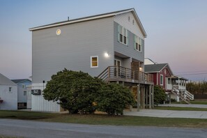 Exterior - 4 min walk to beach | 15 min walk to CB Boardwalk (Carolina Beach)