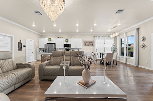 WEST TEXAS STAY WITH HOT TUB & PATIO