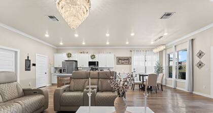 WEST TEXAS STAY WITH HOT TUB & PATIO