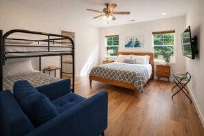 3 bedrooms, desk, iron/ironing board, WiFi - CozyHome, 1Level_3BR_WorkSpace_Hot Tub+ EVcharger_ (Bella Vista)