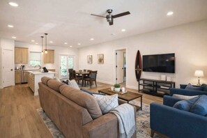 TV, DVD player - CozyHome, 1Level_3BR_WorkSpace_Hot Tub+ EVcharger_ (Bella Vista)