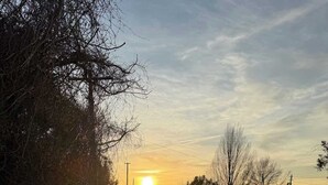 A road with a clear sky and the sun setting or rising. - Pool tennis gym Bikes all included & <2m’s fr/ all (Southampton)