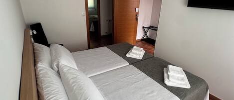Twin Room, 2 Single Beds, Non Smoking, Mountain View | Free WiFi, wheelchair access