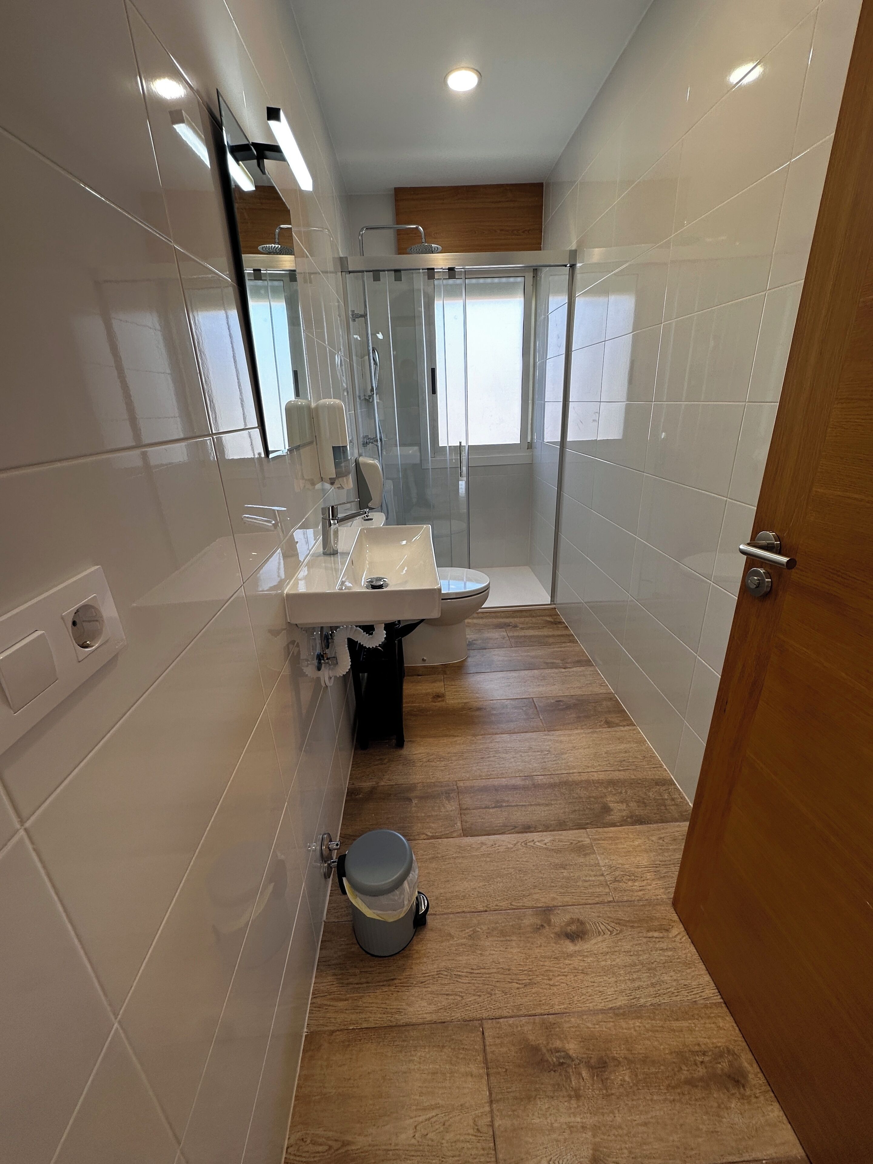 Eenpersoonskamer, uitzicht op bergen | Badkamer