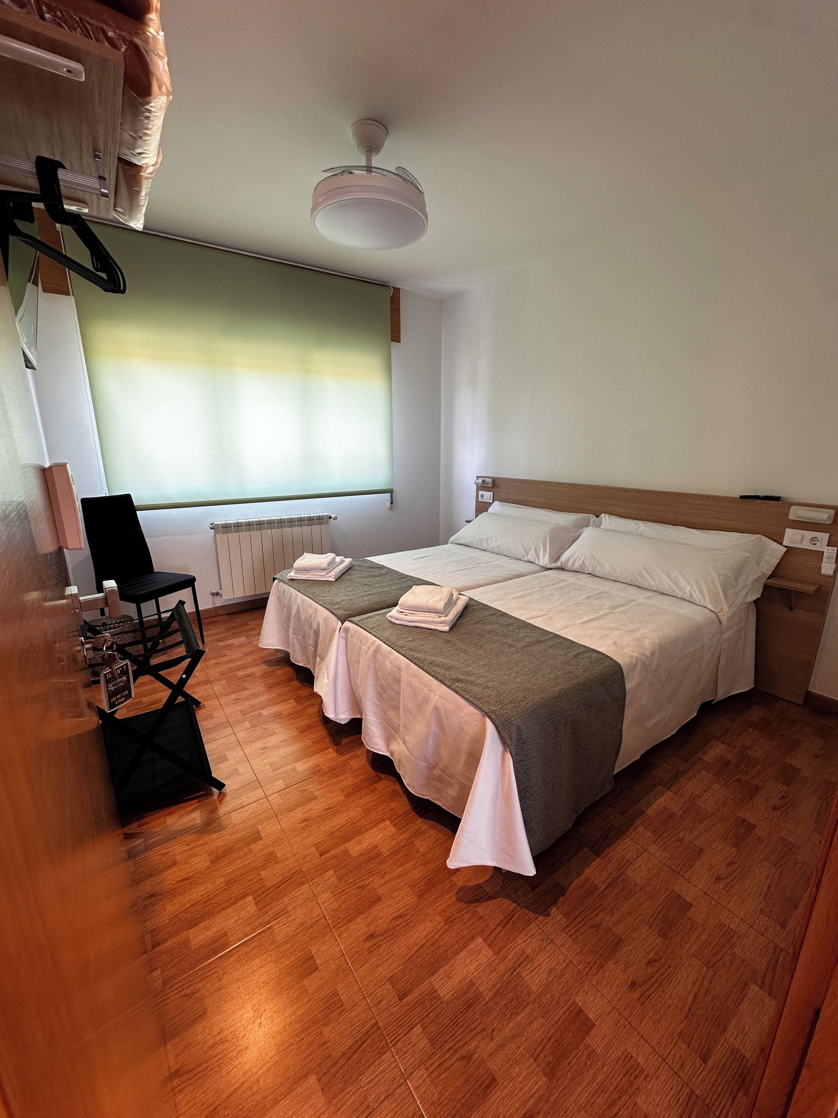 Twin Room, 2 Single Beds, Non Smoking, Mountain View