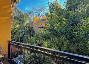 Property grounds - 2-bedroom Apartment in Downtown Sac Sleeps 8+ (Sacramento)