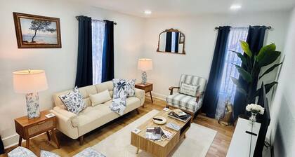 “Up in the hill” is a charming, 1 bedroom apartment located in Haines City