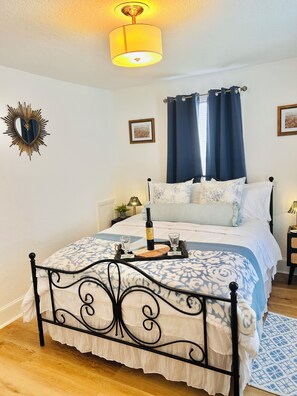 Room - “Up in the hill” is a charming, 1 bedroom apartment located in Haines City (Haines City)