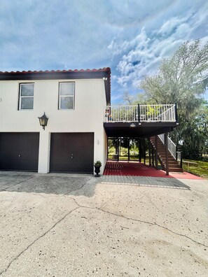 Exterior - “Up in the hill” is a charming, 1 bedroom apartment located in Haines City (Haines City)