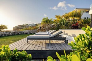 Terrace/patio - Luxury seaside villa by CAYA (Sint Michiel)