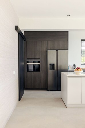 Private kitchen - Luxury seaside villa by CAYA (Sint Michiel)