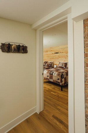 Interior - Cozy 1-bedroom farmhouse in wonderful Beecher with AC (Beecher)