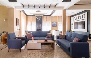 Living area - Villa Léa: Quiet villa in a secure residence with pool access Marrakech (Marrakech)