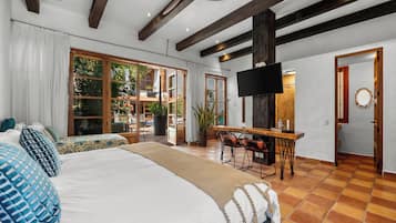 5 bedrooms, in-room safe, iron/ironing board, free WiFi