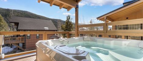 Studio (3 Bedrooms) | Exterior