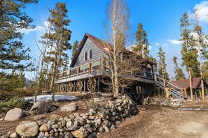 House (2 Bedrooms) | Exterior