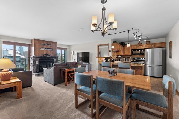 Condo (2 Bedrooms) | Front of property