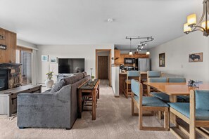 Condo (2 Bedrooms) | Exterior