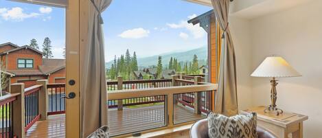 Studio (3 Bedrooms) | Property amenity