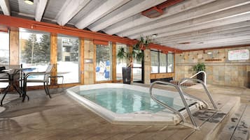 Condo (0 Bedroom) | Exterior