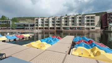 Condo (0 Bedroom) | Exterior