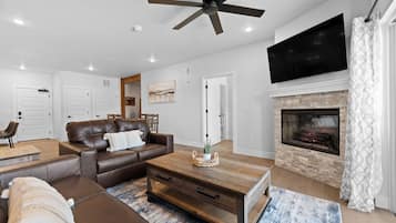 Condo (2 Bedrooms) | Fachada