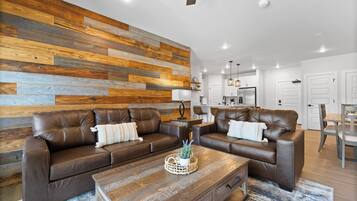Condo (2 Bedrooms) | Exterior